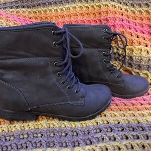 Boots lace up rock and candy dark brown size 9